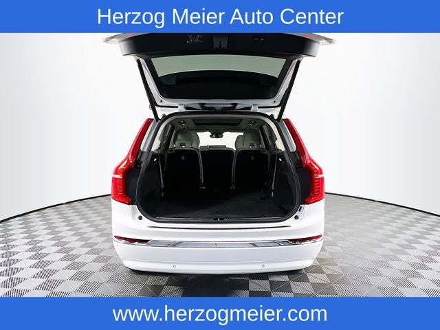 2025 Volvo XC90 B5 Plus