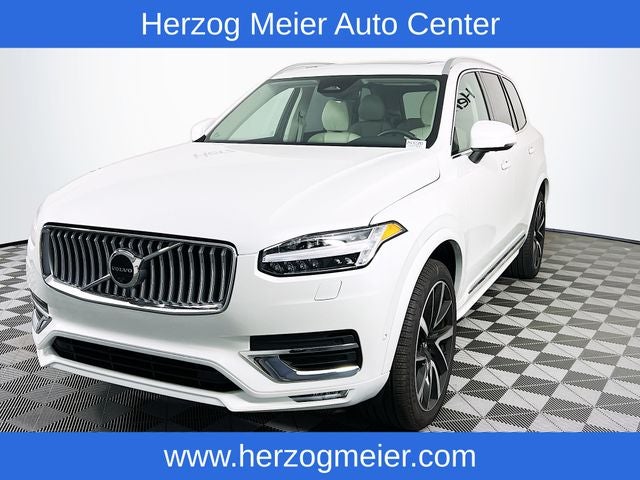 2025 Volvo XC90 B5 Plus