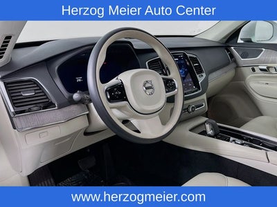 2025 Volvo XC90 B5 Plus