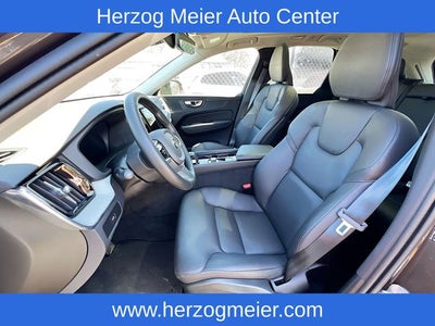 2025 Volvo XC60 B5 Plus